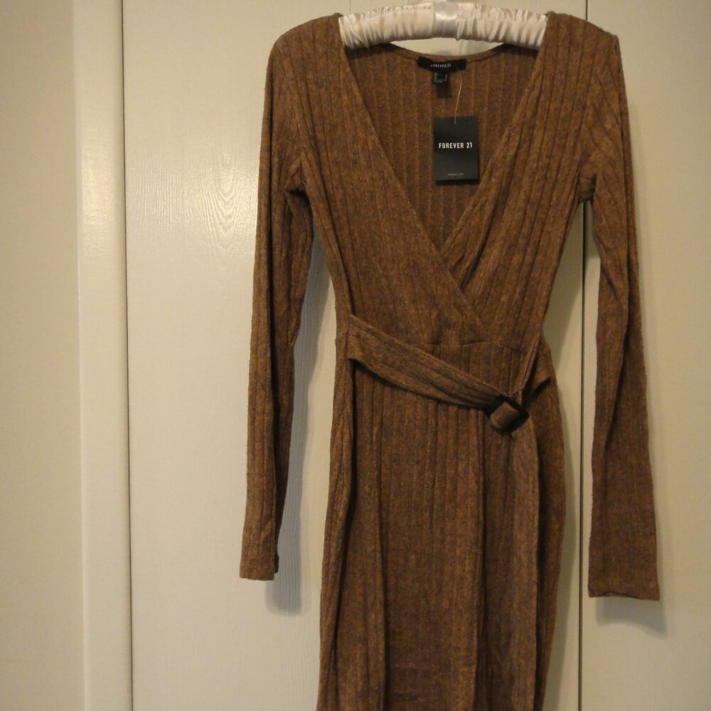 FOREVER 21 Cable Knit Faux Wrap Dress sz S Camel Brown NWT - Picture 2 of 12